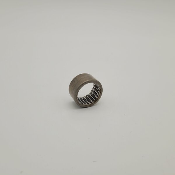 Needle bearing HK 2216 (22x28x16mm) - (extra wide version, for brake anchor plate) at the front